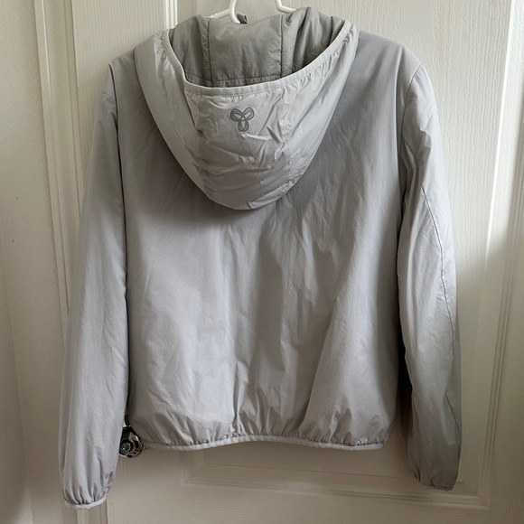 TNA the pillow puff primaLoft water-repellent Light Gray Hooded Jacket - Picture 5 of 9